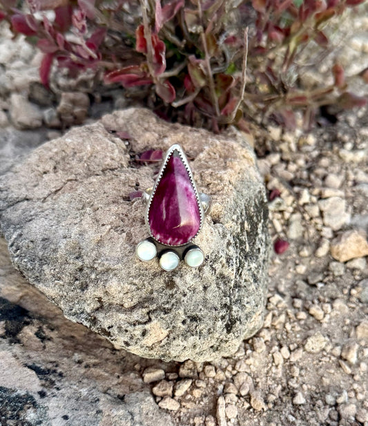 Purple Spiny Oyster + Mother of Pearl Ring Size 10